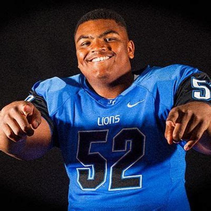 Braylon Jones Bio, Age, Height, Net Worth, Salary, Contract, NFL Draft, Stats, & Girlfriend