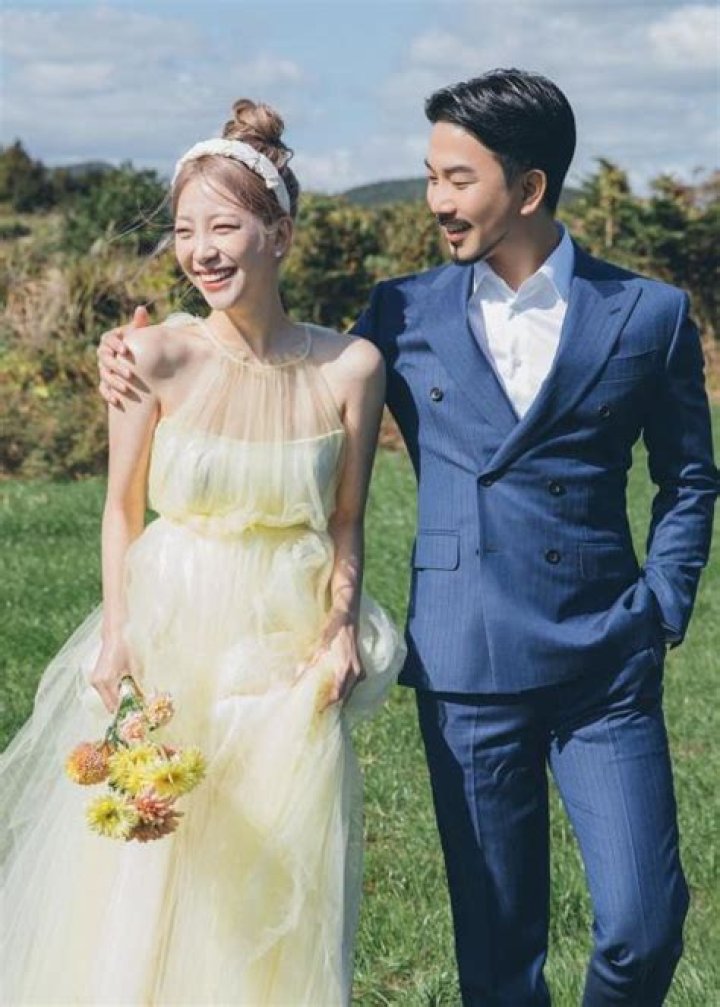 G.O (Singer) Height, Weight, Age, Education, Family