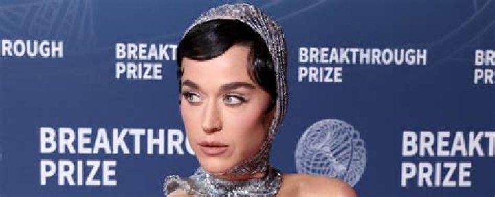 Is Katy Perry Left Handed?