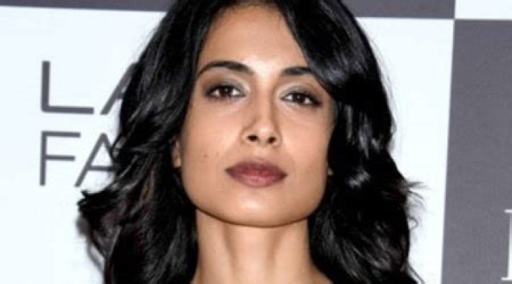Sarah-Jane Dias Height, Weight, Age, Boyfriend, Biography, Facts